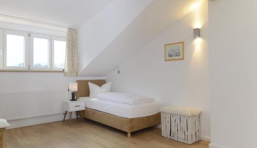 Single Room with Lake View