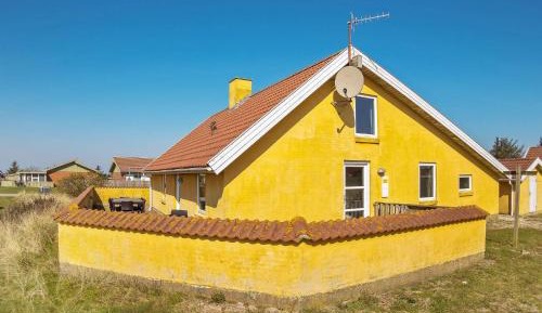 Four-Bedroom Holiday Home