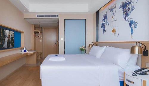 Light Double Room