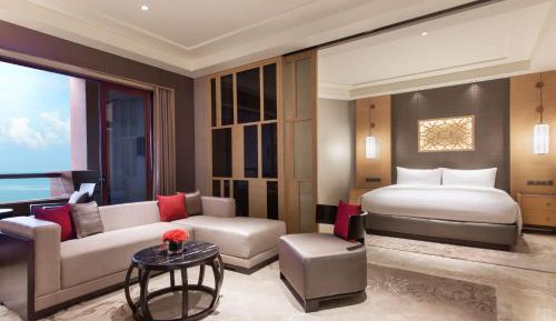 Deluxe Suite with Sea View