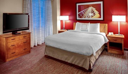 One-Bedroom Queen Suite with Sofa Bed
