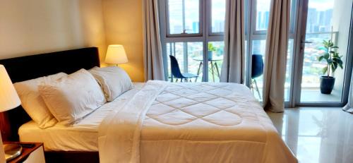 One-Bedroom Apartment with Balcony