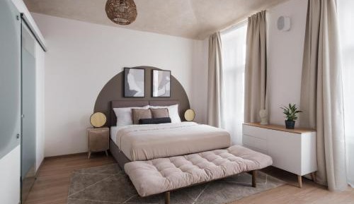King Studio with Sofa Bed