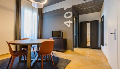 One Bedroom Deluxe Apartment