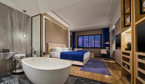 Zero Pressure Comfort King Room
