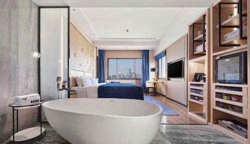 Deluxe King Room