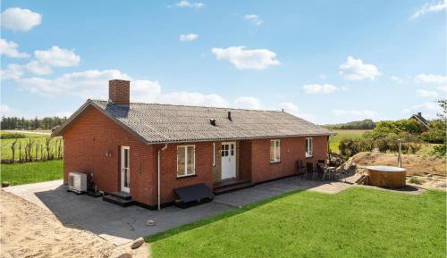 Three-Bedroom Holiday Home 