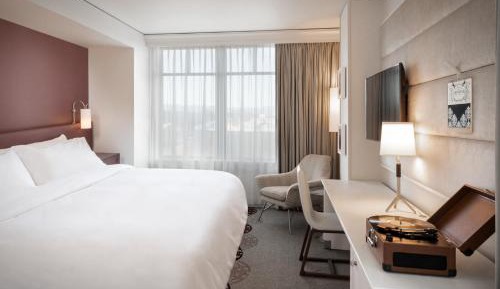 King Room - Hearing Accessible