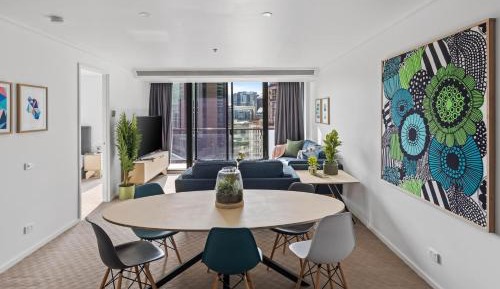 Aisha - 3 Bed - 2 Bath Family Apartment