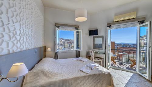 Deluxe Double or Twin Room with Balcony and Sea View
