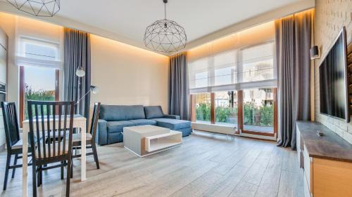Two-Bedroom Apartment- 3/5 Kiedronia Street