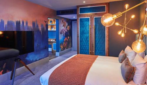 Signature Suite