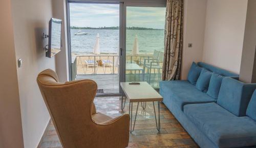 Deluxe Suite with Sea View