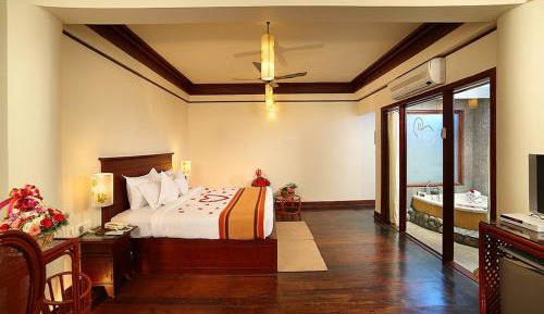 Honeymoon Suite with 15% Discount of F&B; 15% Discount of Laundry; Complimentary 01 hour Cycling; 10% Discount on Spa; Specially reserved table in the restaurant
