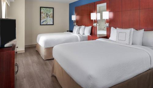 1 Bedroom Suite, 2 Queen, Sofa bed