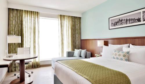 Guest room, 1 Queen, Skyline view