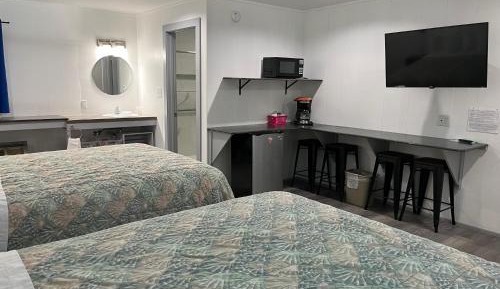 Standard Queen Room