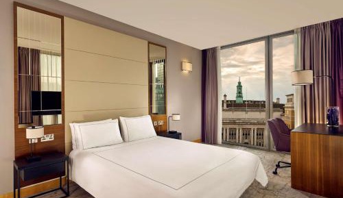 Superior Double Room with London Eye View