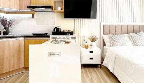 Apartment with Mountain View