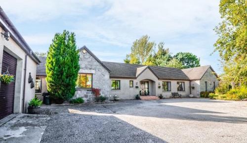 Seven-Bedroom House