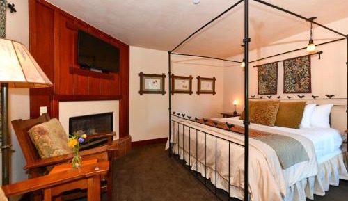 King Room with Balcony