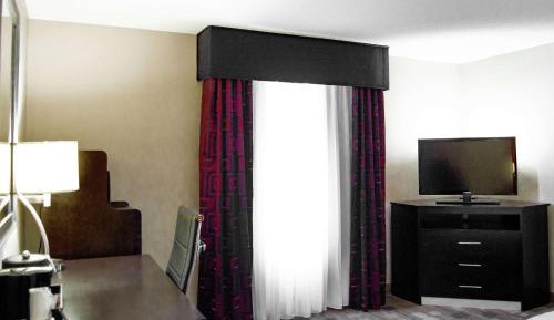 King Room with King Bed - Non-Smoking