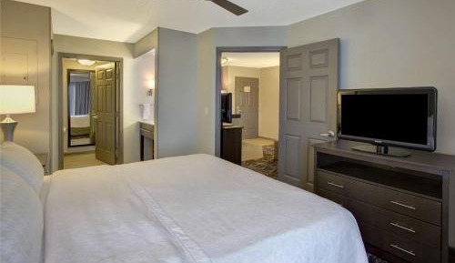One-Bedroom King Suite - Non-Smoking