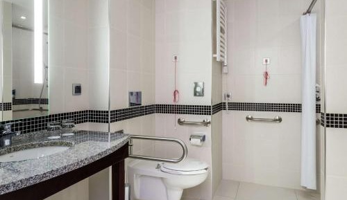 Queen Room - Mobility Access