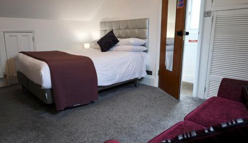 Superior Double Room with Sofa
