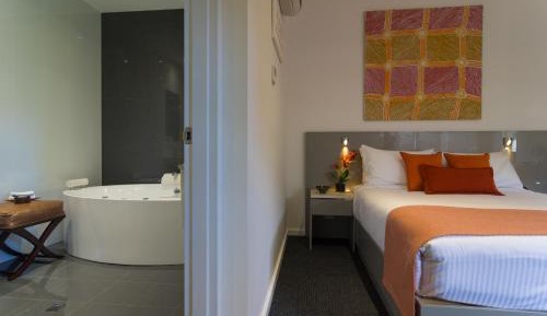 Studio Apartment with Spa Bath