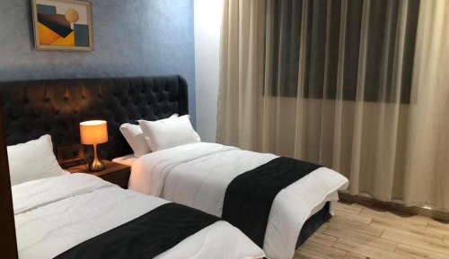 Deluxe Apartment