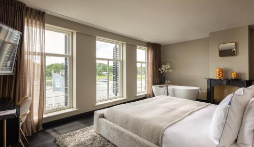 Suite with River View