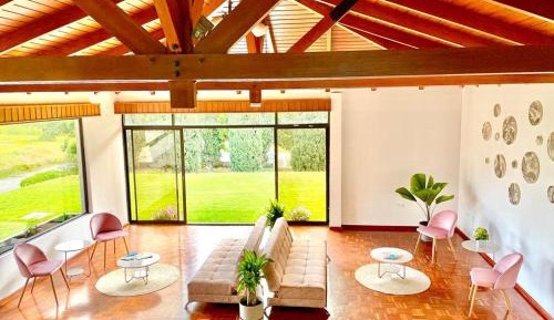 Deluxe Suite with Spa Bath