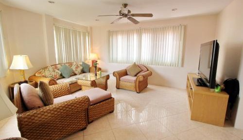 Luxury One-Bedroom Apartment with Spa Bath 