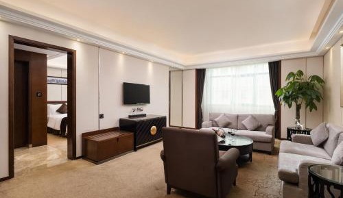 Deluxe Suite