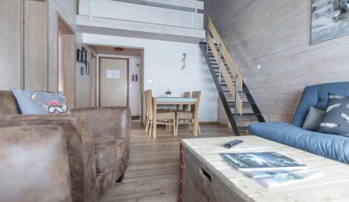 Studio (3-5 Adults)