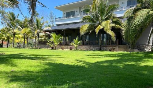 Deluxe Bungalow with Garden View