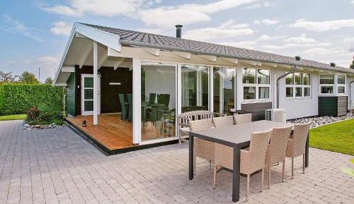 Three-Bedroom Holiday Home 