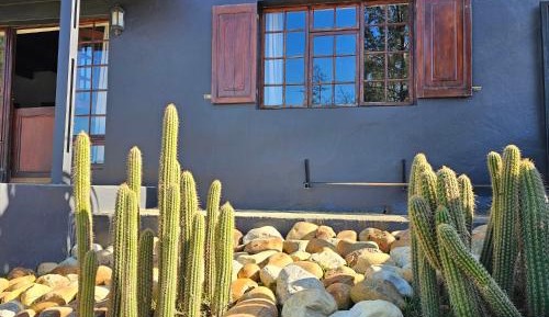 Villa with Garden View