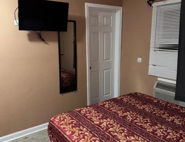 Queen Room - Disability Access