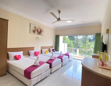 Deluxe Family Suite