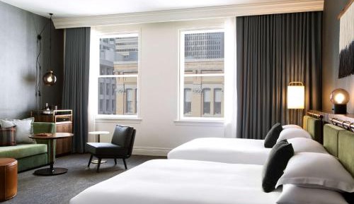 Preferred Queen Room with Tub - Mobility Accessible