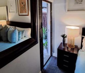 Luxury King Room