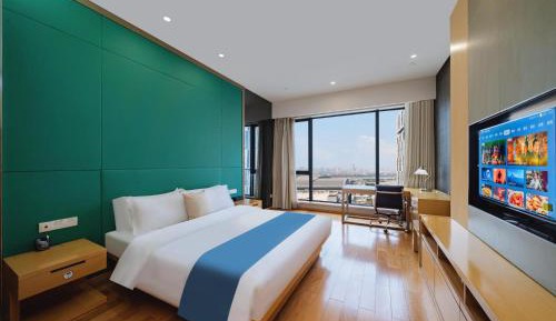 Deluxe Queen Room