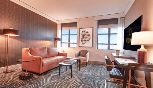 Double Queen Suite