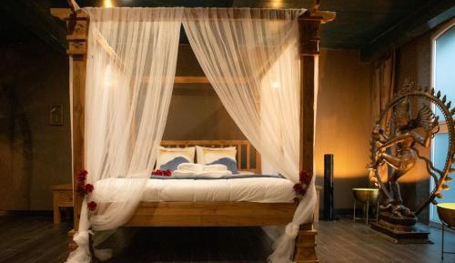 King Room with Spa Bath