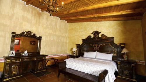 Deluxe King Suite