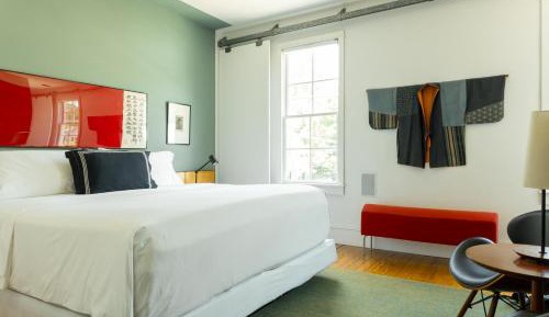Deluxe King Suite