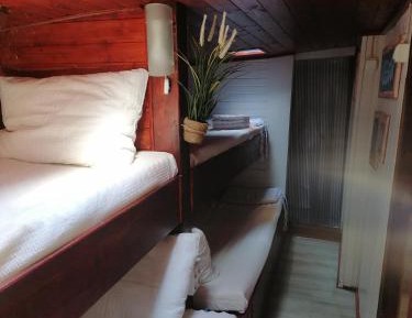 Quadruple Room with Private Bathroom