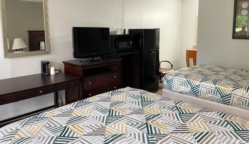 Queen Room with Two Queen Beds - Non-Smoking
